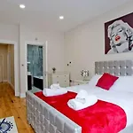 Flat 2, Cromwell Road 3 Bedroom Apartment